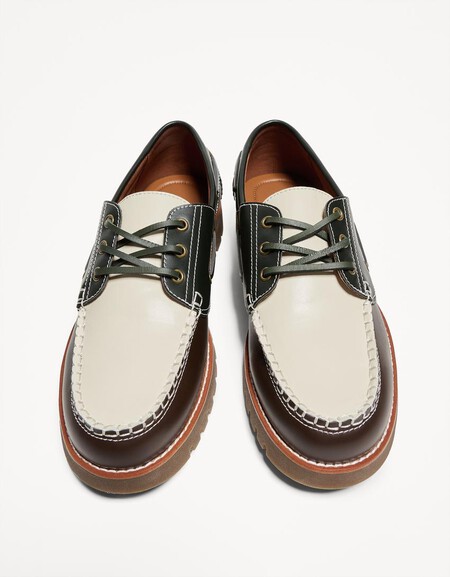 Los Hombres Con Mas Estilo En Nueva York Se Despiden Del Verano Llevando Los Mocasines Nauticos Que Seran Tu Comodin Para Entrar Con Estilo Al Otono