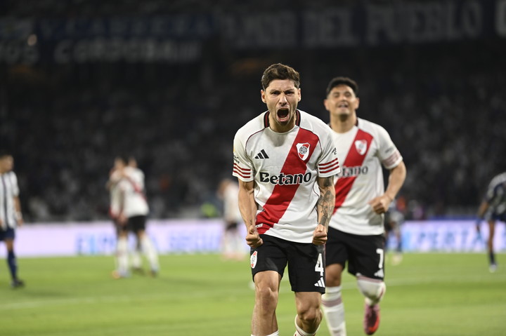 Montiel grita desaforado el 1-0 de River ante Talleres en Córdoba. (Foto: Ariel Alejandro Carreras)