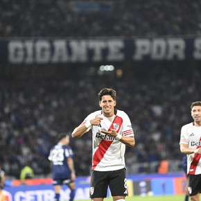 Meza se reencontró con el gol en River: "Quiero volver al nivel por el que el club me contrató"