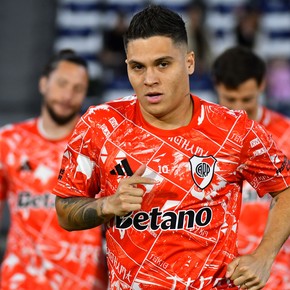 Video: Quintero, del fastidio por el cambio al festejo por un gol especial para Meza