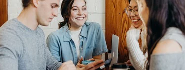 Los trabajadores están tan agotados que aceptarían cobrar menos por una jornada laboral de 4 días. Así está la cosa en Reino Unido