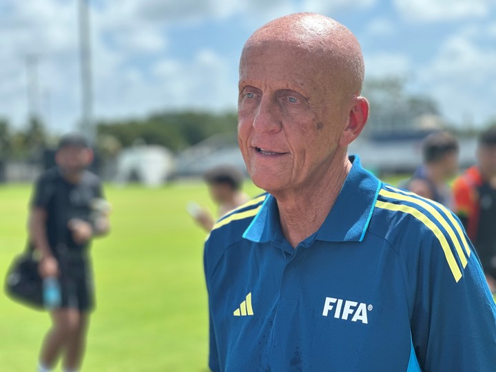 Pierluigi Collina. Foto: Olé.