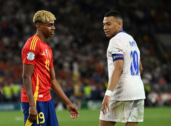 Lamine Yamal y Mbappé, dos de las caras del 11 de la FIFPRO. REUTERS