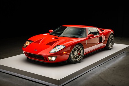 https://bringatrailer.com/listing/2005-ford-gt-222/