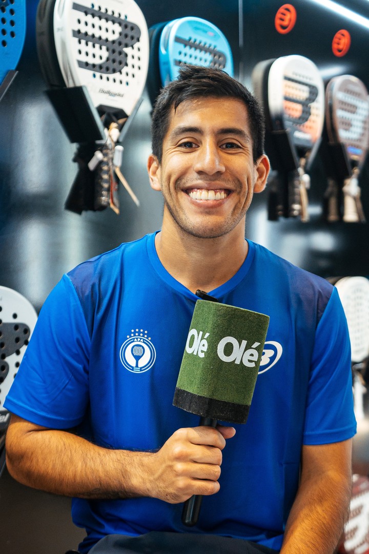 El simpático Fede con Olé. (Foto: Prensa Bullpadel Argentina)