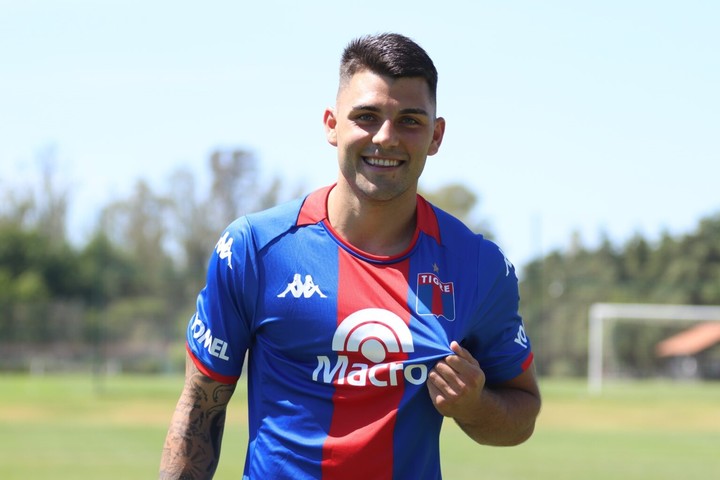 Russo en su presentación con Tigre a principios de 2025.