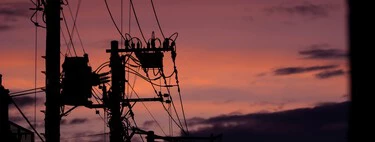 El apagón ha conseguido lo que ni la pandemia logró: que (casi) todo el mundo deje de trabajar. Ni el teletrabajo puede salvarnos