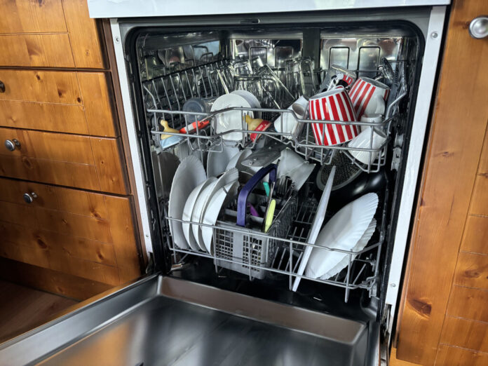 El producto de Mercadona para dejar el lavavajillas “niquelado”