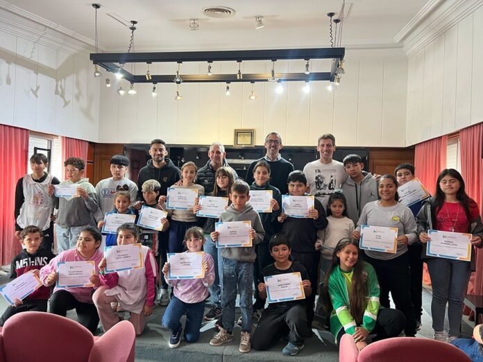 Morteros: Realizaron 2° entrega de becas deportivas «Jugá en tu Club»