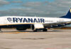 Hace unos meses Ryanair subió el sueldo a sus empleados en España. Ahora les está reclamando que lo devuelvan