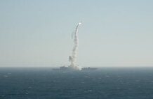 Los chicos más pijos de Madrid cambiaron las zapatillas por estos mocasines que vas a ver (y llevar) en todos lados después de que termine la semana de la moda