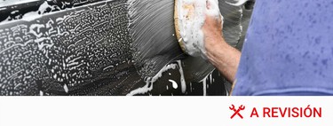 Siempre me he preguntado si es legal poner una pegatina en el parabrisas del coche