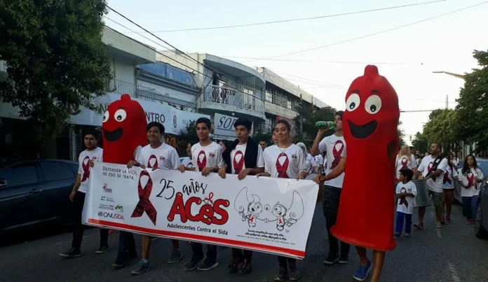 ACeS reedita la marcha de las mil remeras en el Día Mundial contra el Sida