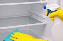 El truco doméstico para mantener el inodoro libre de sarro durante semanas: este mínimo gesto es mano de santo