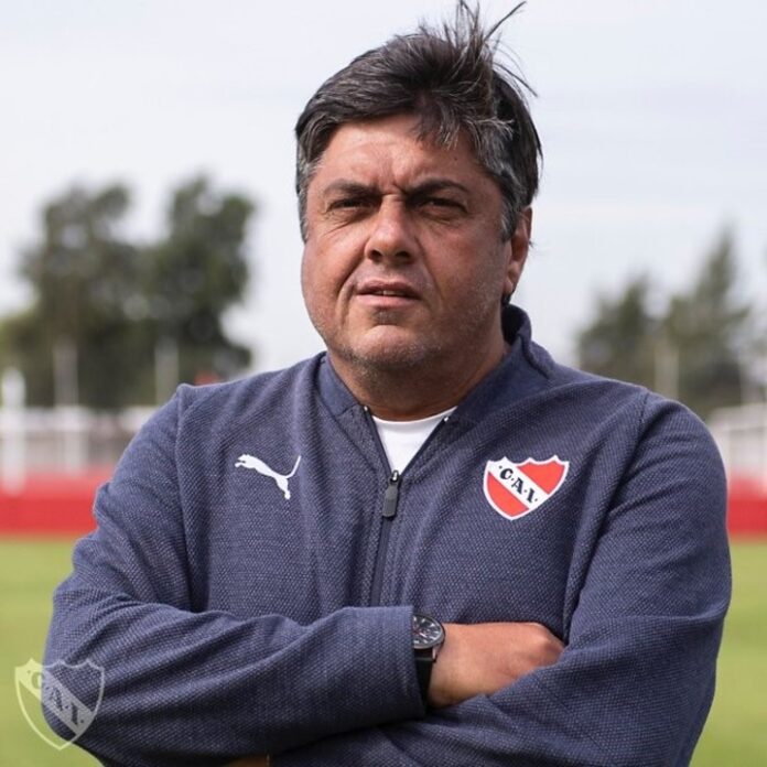 La banca a Alan Velasco del DT que lo hizo ser figura en un clásico ante River