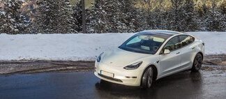 Tesla quiere vender su sistema FSD en España, así que vas a poder probarlo. Pero siempre con conductor porque está a años luz de que lo homologue la DGT