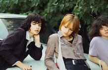 Zara tira el precio de chaqueta más moderna: una fusión entre cazadora y sudadera hecha para conquistar la calle por menos de 40 euros